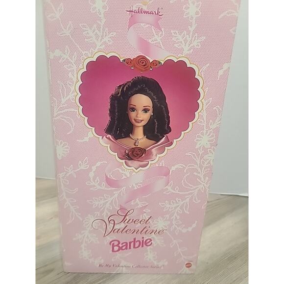 Mattel 1995 Limited Edition Valentine Barbie Doll Hallmark #14880 New In Box - Picture 5 of 10